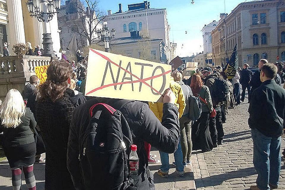 Среди населения Финляндии продолжает снижаться поддержка членства страны в НАТО.