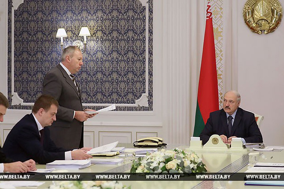 Александр Лукашенко провел заседание по вопросу зарплат бюджетникам. Фото: БелТА.