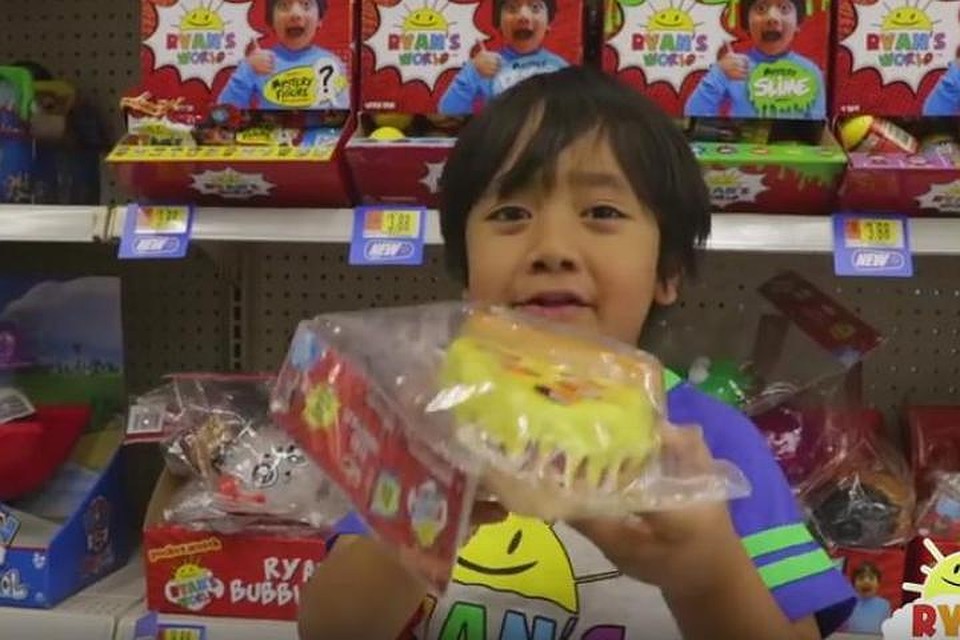 Автор YouTube-канала Ryan ToysReview – семилетний мальчик из США по имени Райан