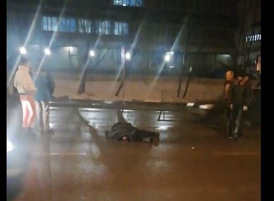 На Демократической сбили мужчину