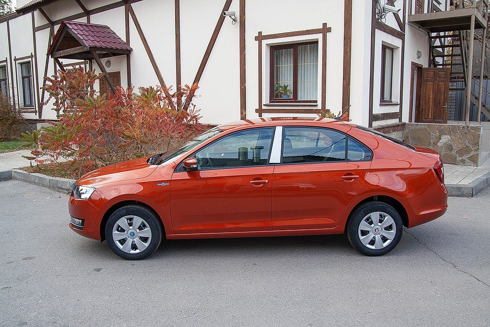 Современный ŠKODA RAPID, приспособленный к российским дорогам. Фото: Волга-Раст.