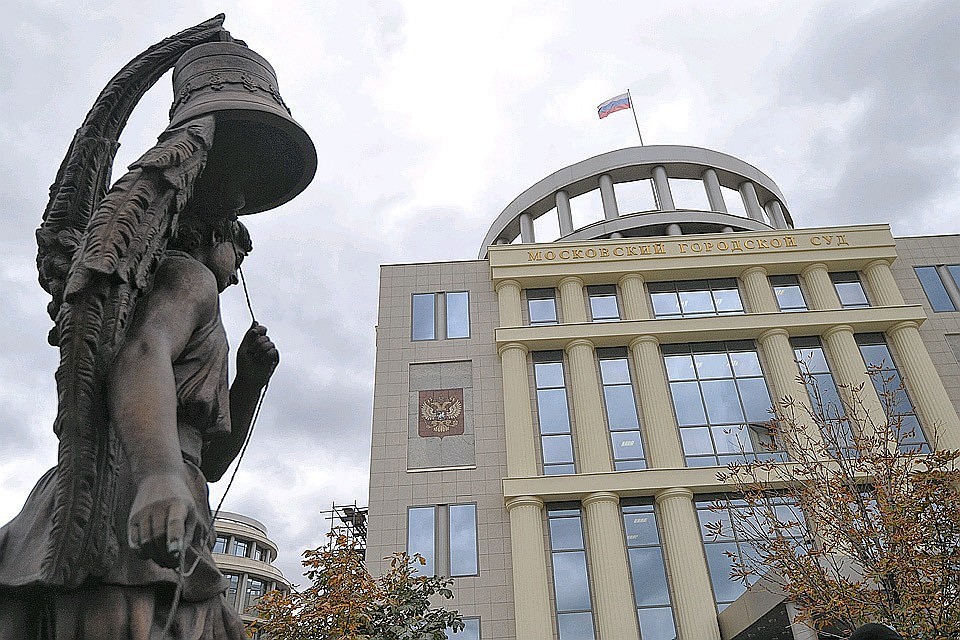 Правозащитнику Льву Пономареву смягчили наказание