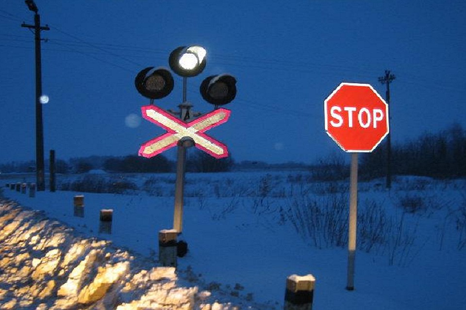 В Тюменской области «Лада» столкнулась с товарным поездом