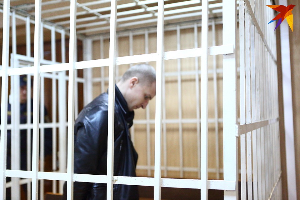 Чижика обвиняют в убийстве и покушении на убийство двух детей.