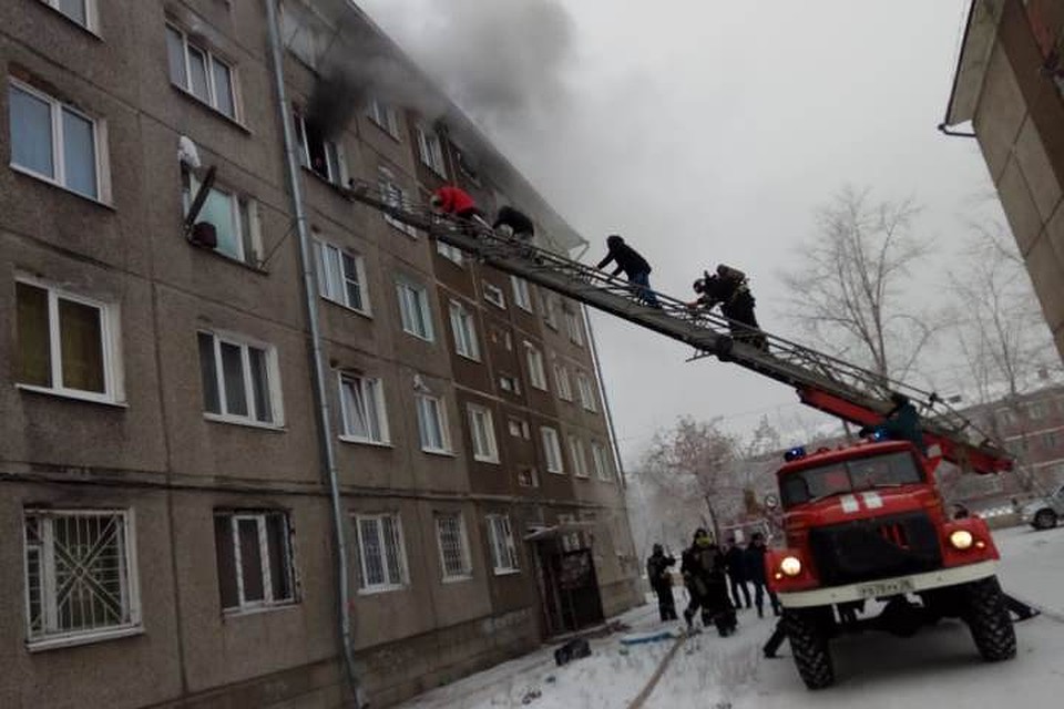 23 человека спасены на пожаре в Усолье-Сибирском.