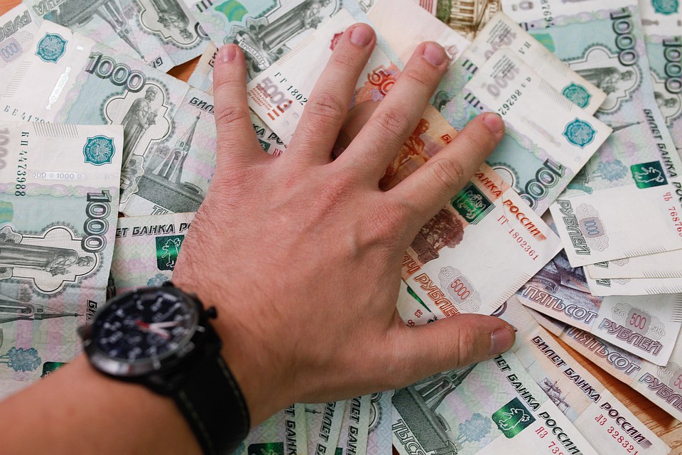 В бизнесе, еще раз подтвердил этот случай, не всегда следует верить компаньонам на слово.
