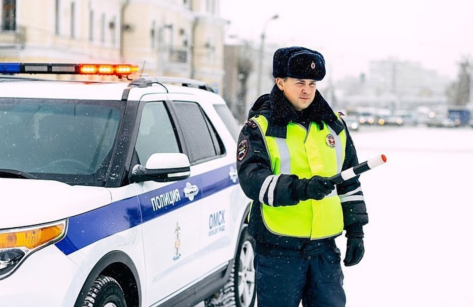 В Омске молодой водитель устроил тройную аварию