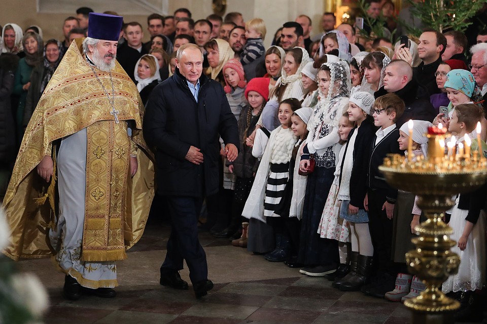 Путин встретил Рождество в петербургском соборе. Фото: Александр Демьянчук/ТАСС