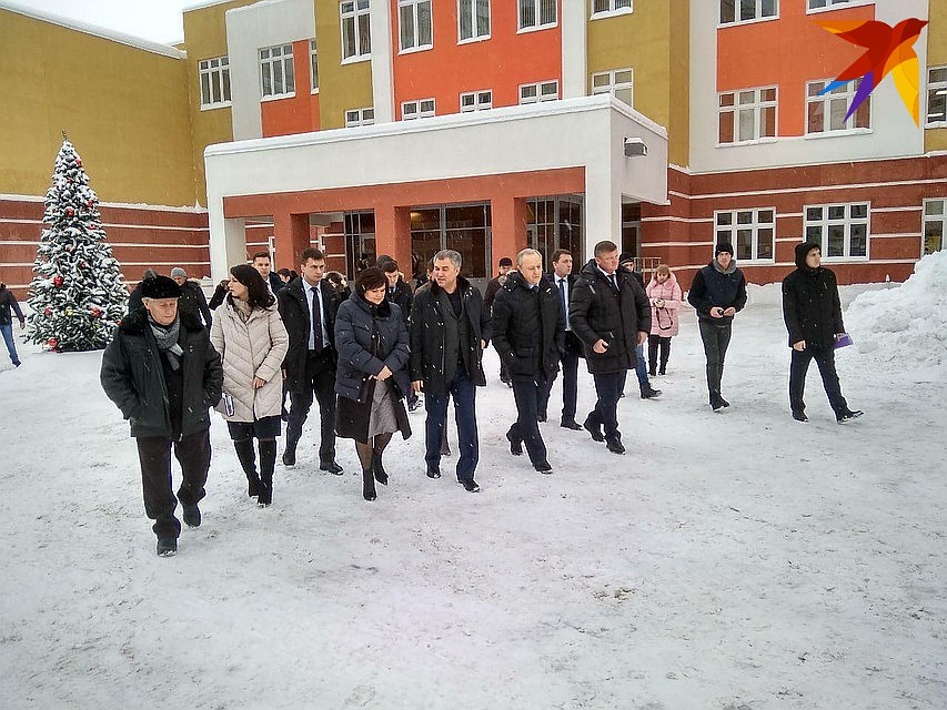 Вячеслав Володин осмотрел новую школу "Аврора" в конце декабря