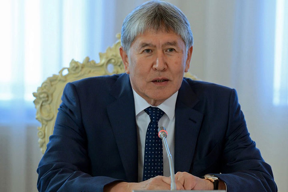 Экс-президент решил отдохнуть от партийных дел.