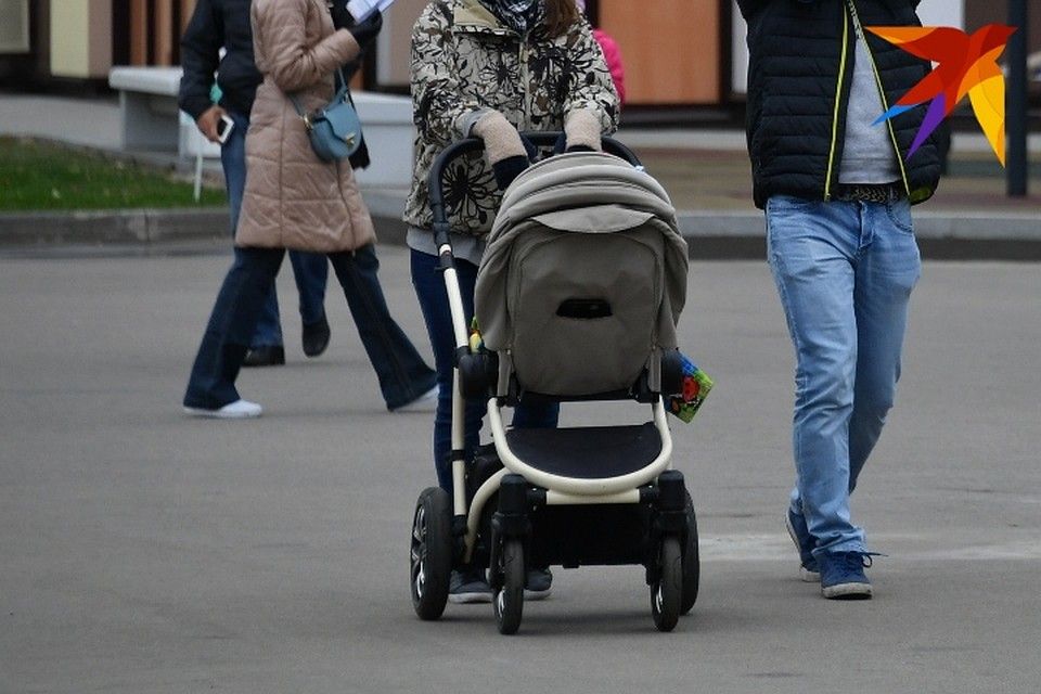 Мать малыша оставила его в родильном доме и подписала согласие на усыновление.