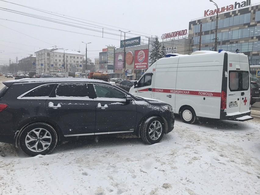 Машины "поцеловались" несильно.