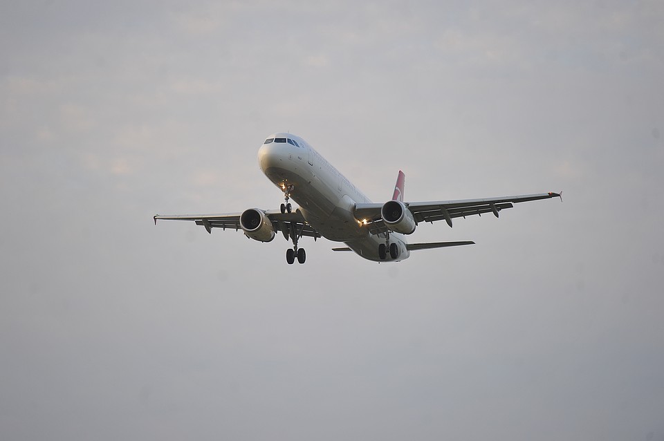 Во "Внуково" экстренно сел следовавший в Белгород Boeing