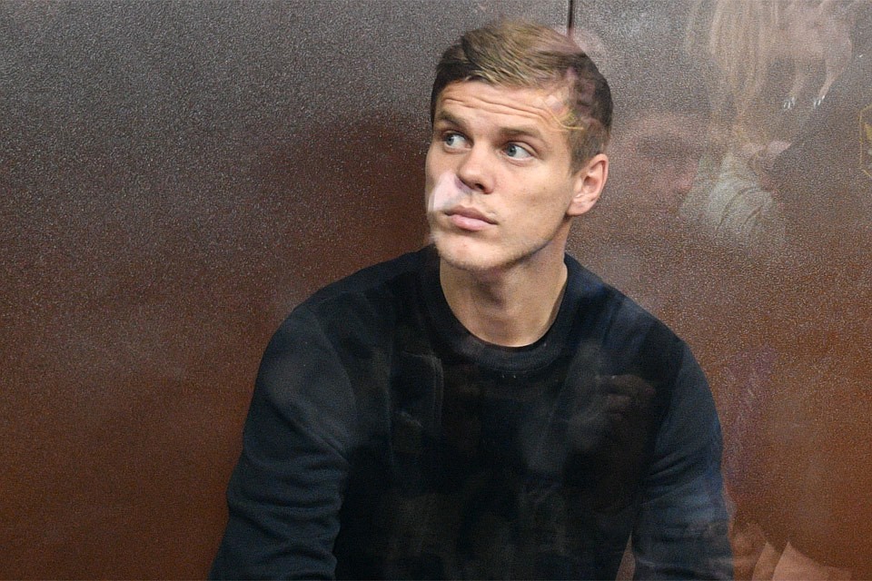 Футболист Александр Кокорин перед началом судебного заседания.