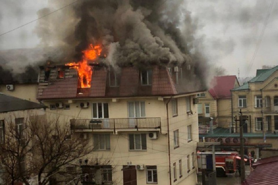 Пожар в здании ДОСААФ в Махачкале