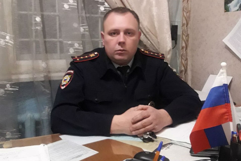 Капитан полиции Александр Гуриков 4 часа добирался до пенсионеров, чтобы доставить продукты. Фото: личный архив Александра Гурикова