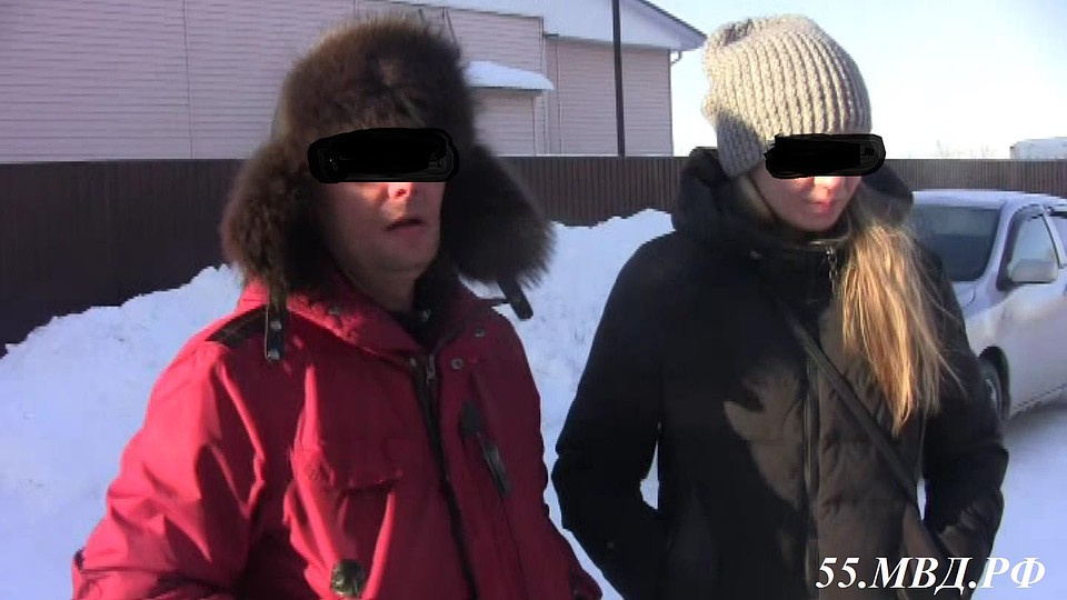 Омич оставил у себя в машине молодую пару, которая угнала его машину