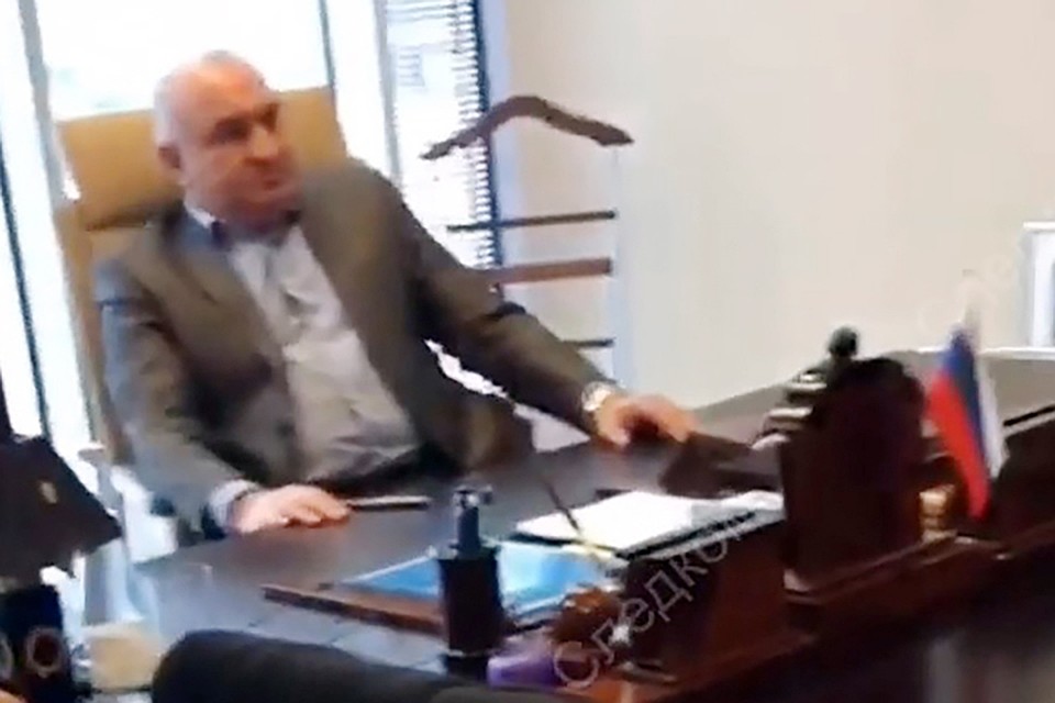 К Раулю Арашукову питерские следователи пришли в то же время, когда московские задерживали его сына (стоп-кадры с видео Следственного комитета). Фото: СК РФ
