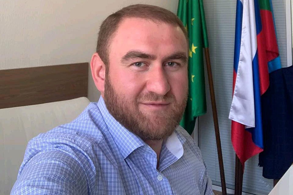 Арестованный сенатор Рауф Арашуков.
