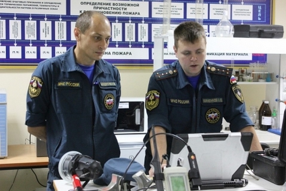 Сообщение о пожаре поступило глубокой ночью