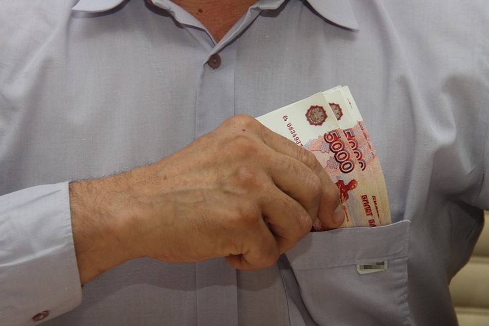 Ни трактора, ни денег: 45-летний житель села под Иркутском, перевел мошеннику 80 тысяч рублей за покупку техники.