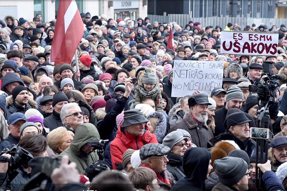 В Риге прошел митинг в поддержку мэра столицы Ушакова. Фото: LETA