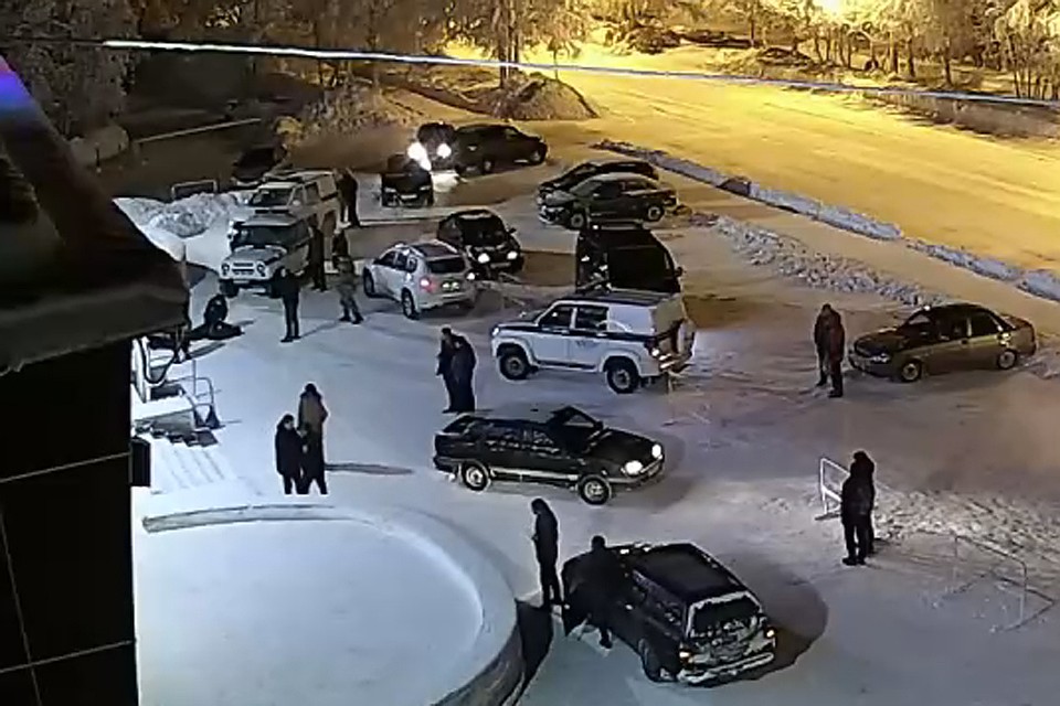 Три локальных конфликта приянли за массовую драку. Фото: СУРОВАЯ РЕАЛЬНОСТЬ | АПАТИТЫ КИРОВСК МОНЧЕГОРСК