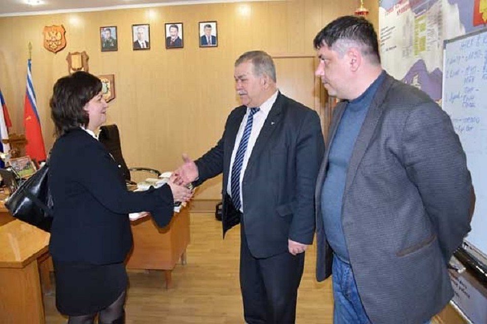 Каролина Ветрова встретилась с руководством администрации Кантемировского района (Фото предоставлено пресс-службой Администрации Кантемировского района).