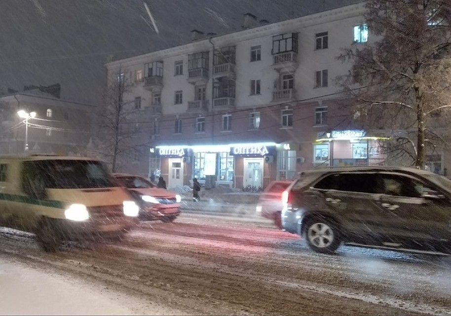 Ночью осадки, местами сильные, днем небольшие осадки в виде снега, мокрого снега и дождя