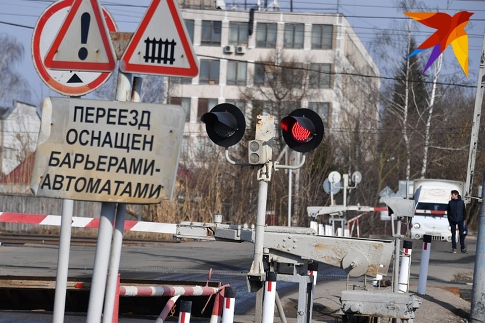 Объехать проблемный участок можно через путепровод на улице Литейной.