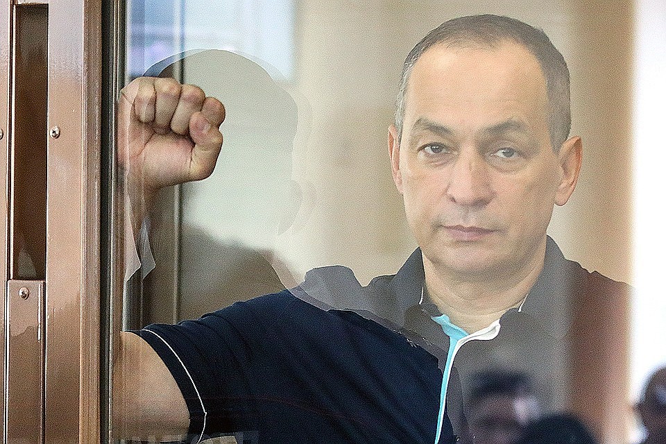 Шестун свою вину не признает и заявляет, что уголовное преследование связано с его намерением переизбраться главой района. Фото Михаил Почуев/ТАСС