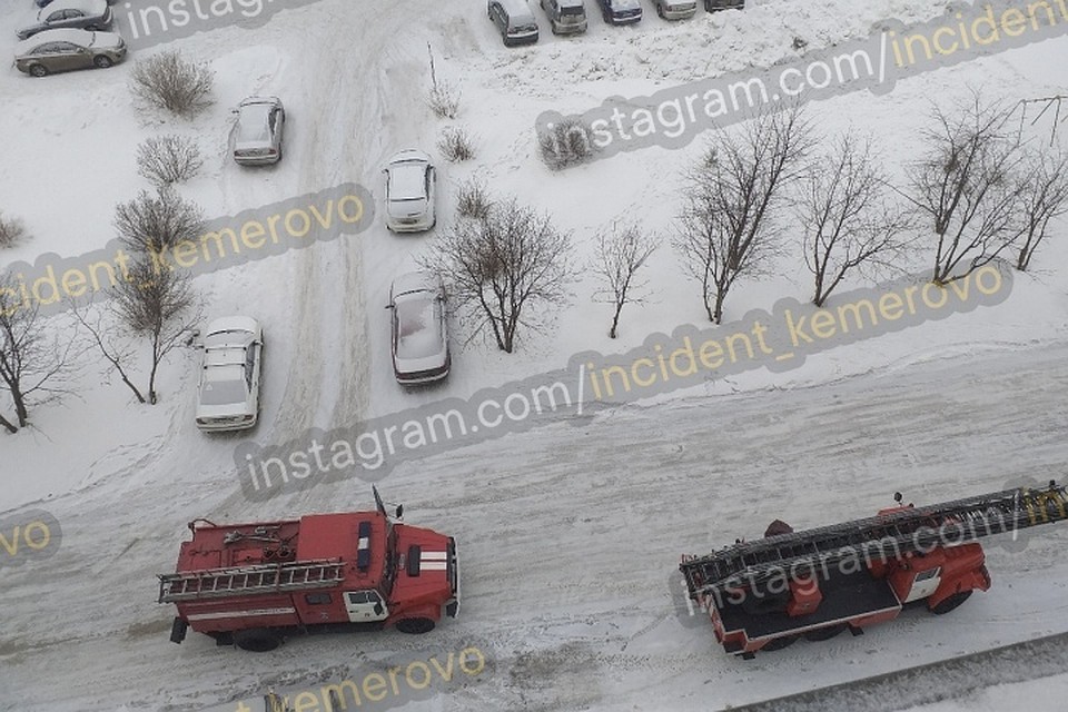 В Кемерове на Октябрьском проспекте горело общежитие. Фото: vk.com, "Инцидент Кемерово".