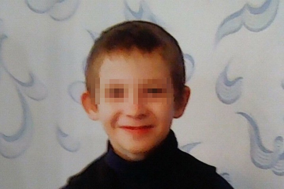 10-летний мальчик ушел от приемных родителей, опасаясь побоев.