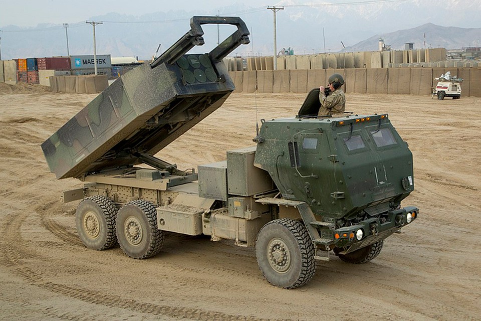 Стреляет HIMARS на дальность до 270 км