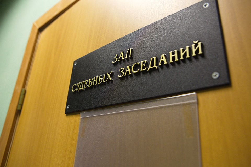 Москвич оказался в суде за кражу черной икры в Петербурге