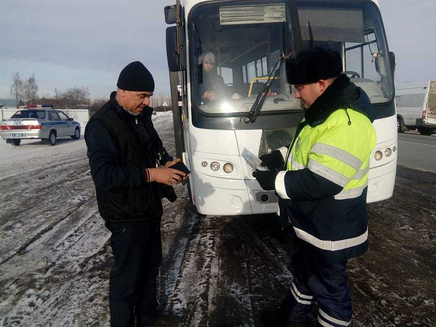 В Омске поймали 49 неисправных автобусов