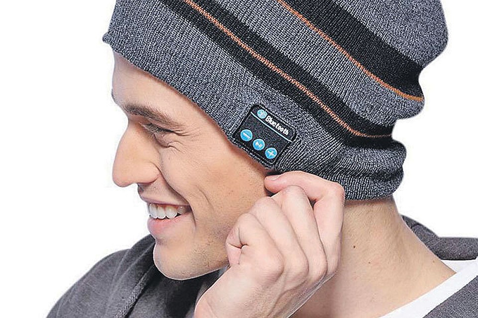 Шапка со встроенными наушниками. Фото: airpod.novigor.ru