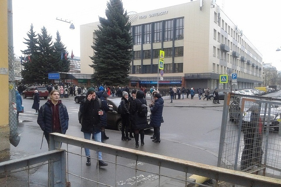 В Петербурге опять "минируют" здания. Фото: vk.com/unreleased_dtp