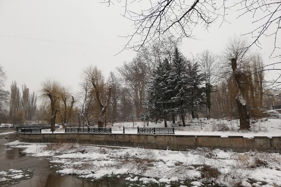 В Симферополе настоящая зима.