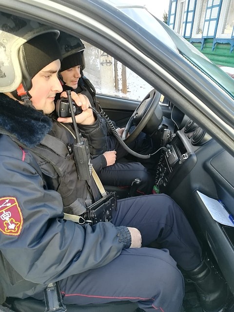 В Омске поймали пьяного таксиста, который ехал по встречке