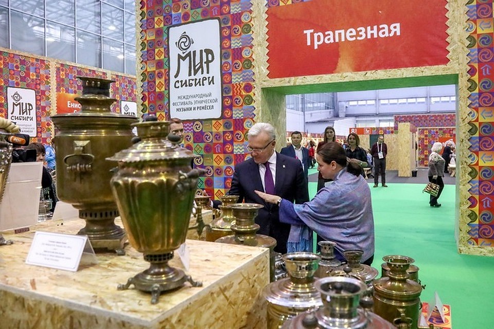 Губернатор Красноярского края посетил Международный фестиваль этнической музыки и ремёсел «МИР Сибири. Зима». Фото: Вадим Кофман