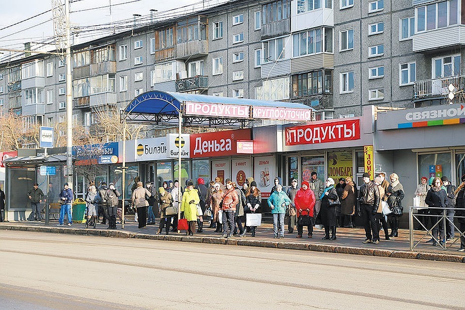 У метро «Озерки» сносят торговый павильон, владельцы которого задолжали миллион за аренду