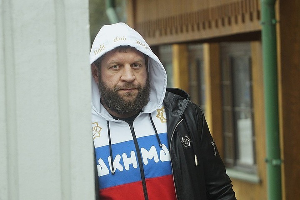Александр Емельяненко извинился в суде за свое поведение