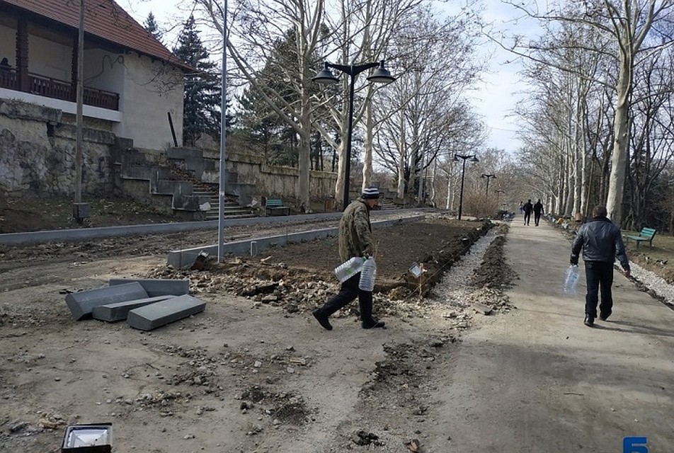 В парке Долина Роз ремонтируют дорожки. Фото: enews.md