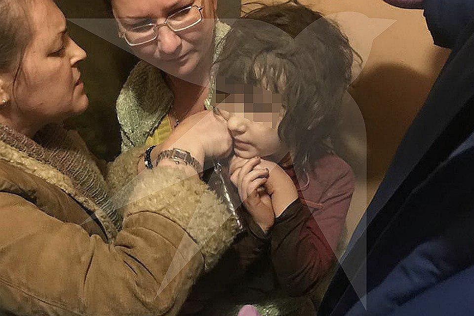 СК даст оценку действиям полиции, отказывающим вскрывать квартиру с «девочкой-маугли» /Фото: предоставлено очевидцем
