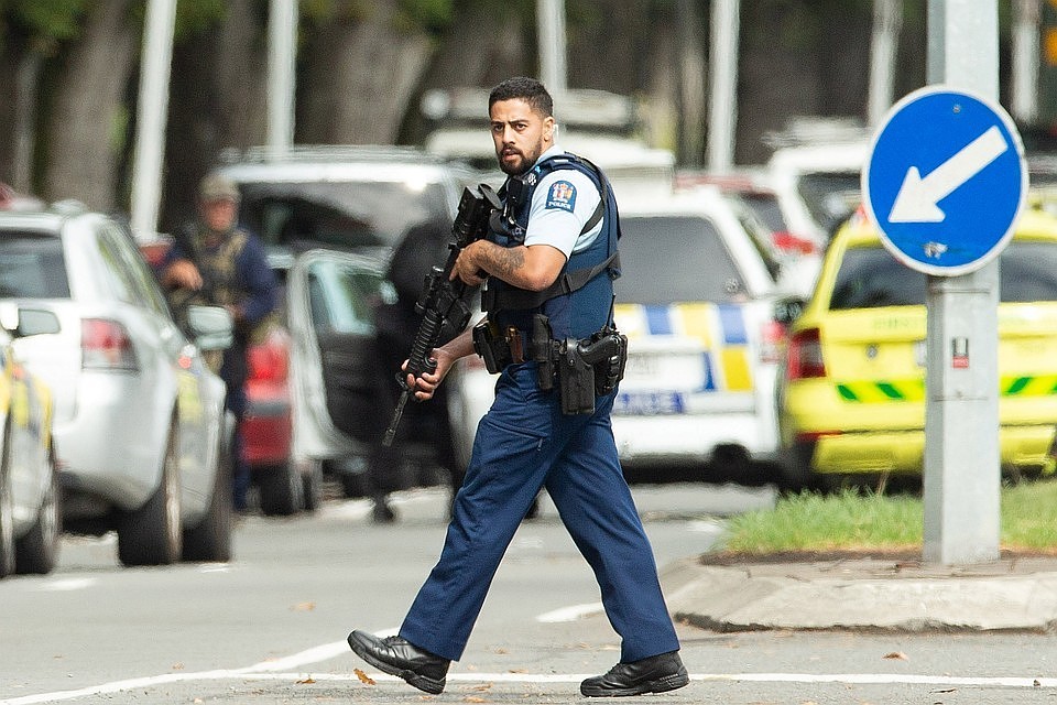 По информации издания New Zealand Herald, взрывы прогремели в районе вокзала и торгового центра