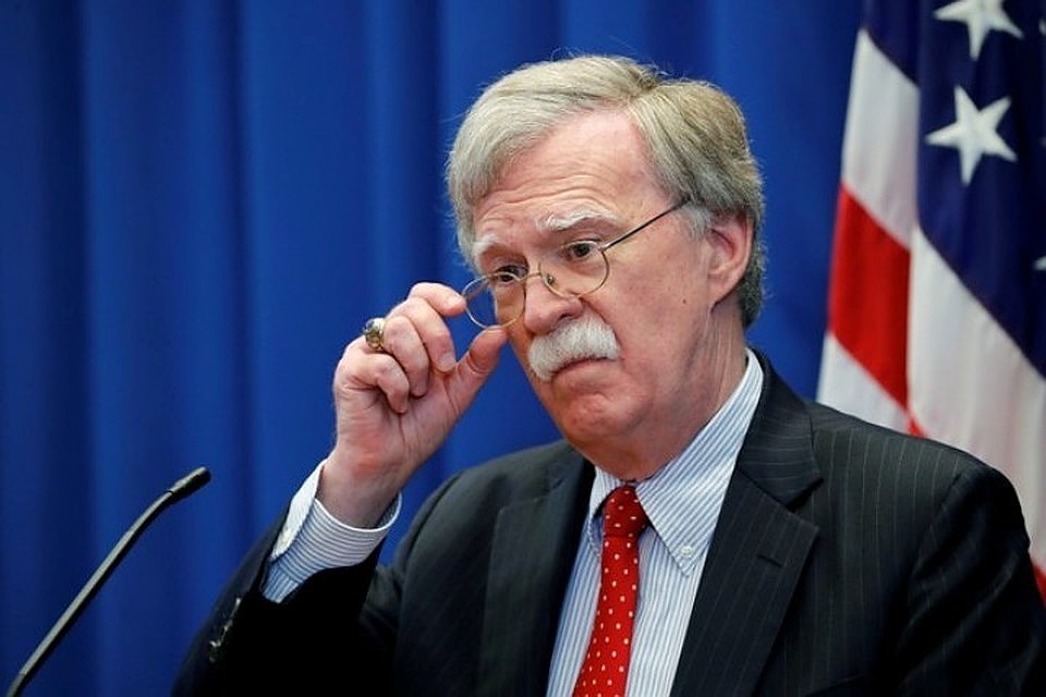 Болтон предложил подключить Китай к переговорам РФ и США по разоружению