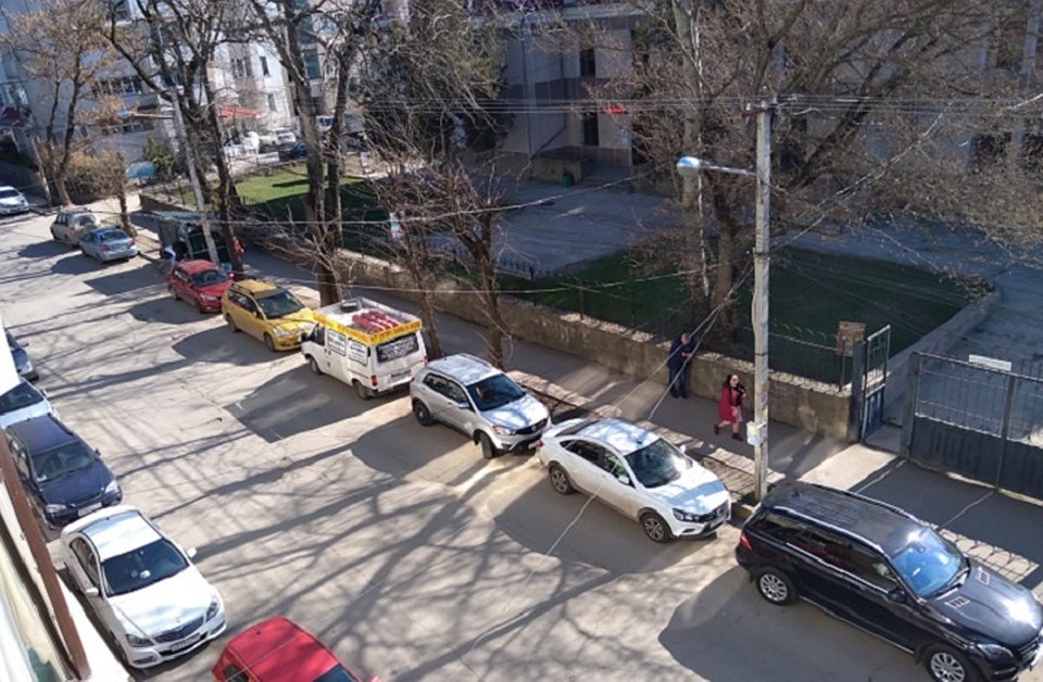 В центре города из-за хлопка сработала сигнализация на авто.
