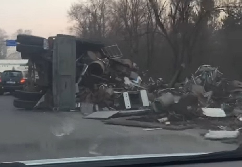 Причиной ДТП мог стать факт неправильного распределения груза