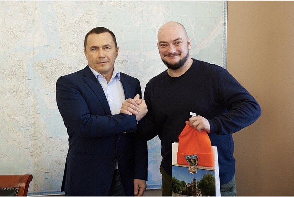 евец Влад Соколовский и резидент «Соmedy Club» Роман Юнусов снимают на Байкале тревел-шоу.